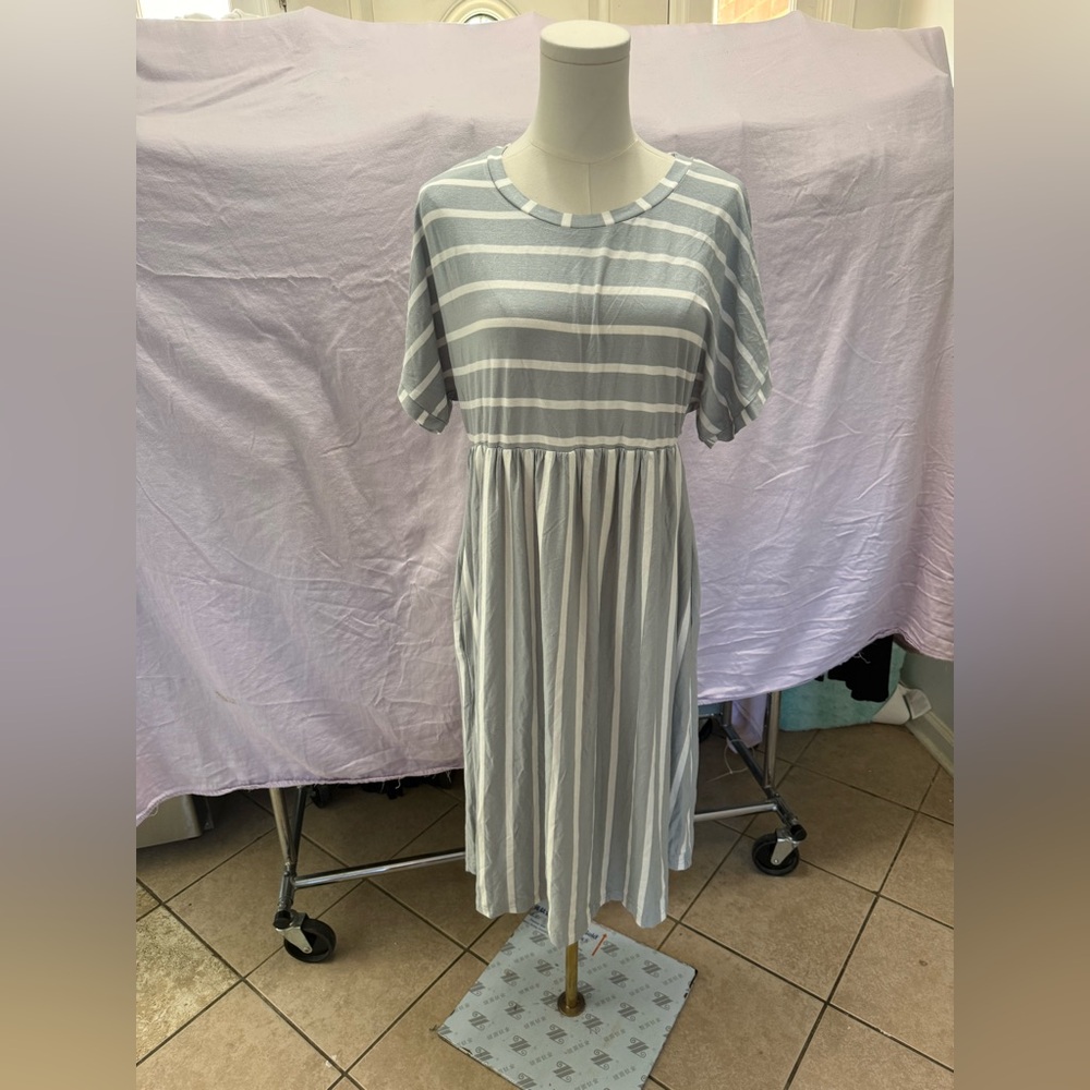 Suzanne Betro Gray and White Striped Dress